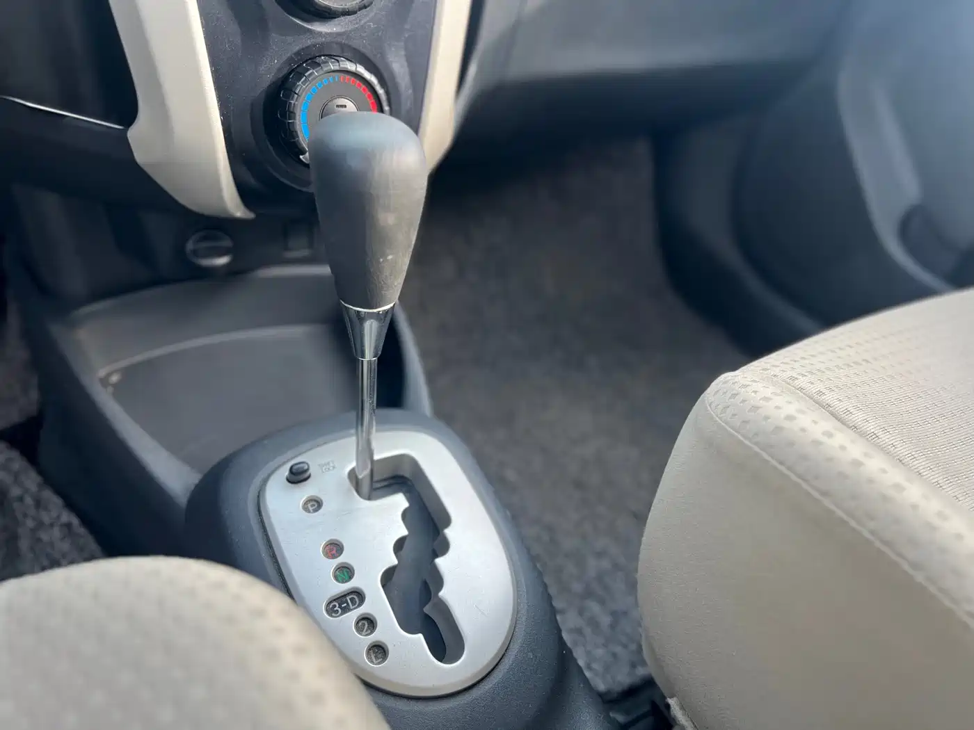 Toyota Yaris 2011 1.6E Auto Charm Edition фото 10