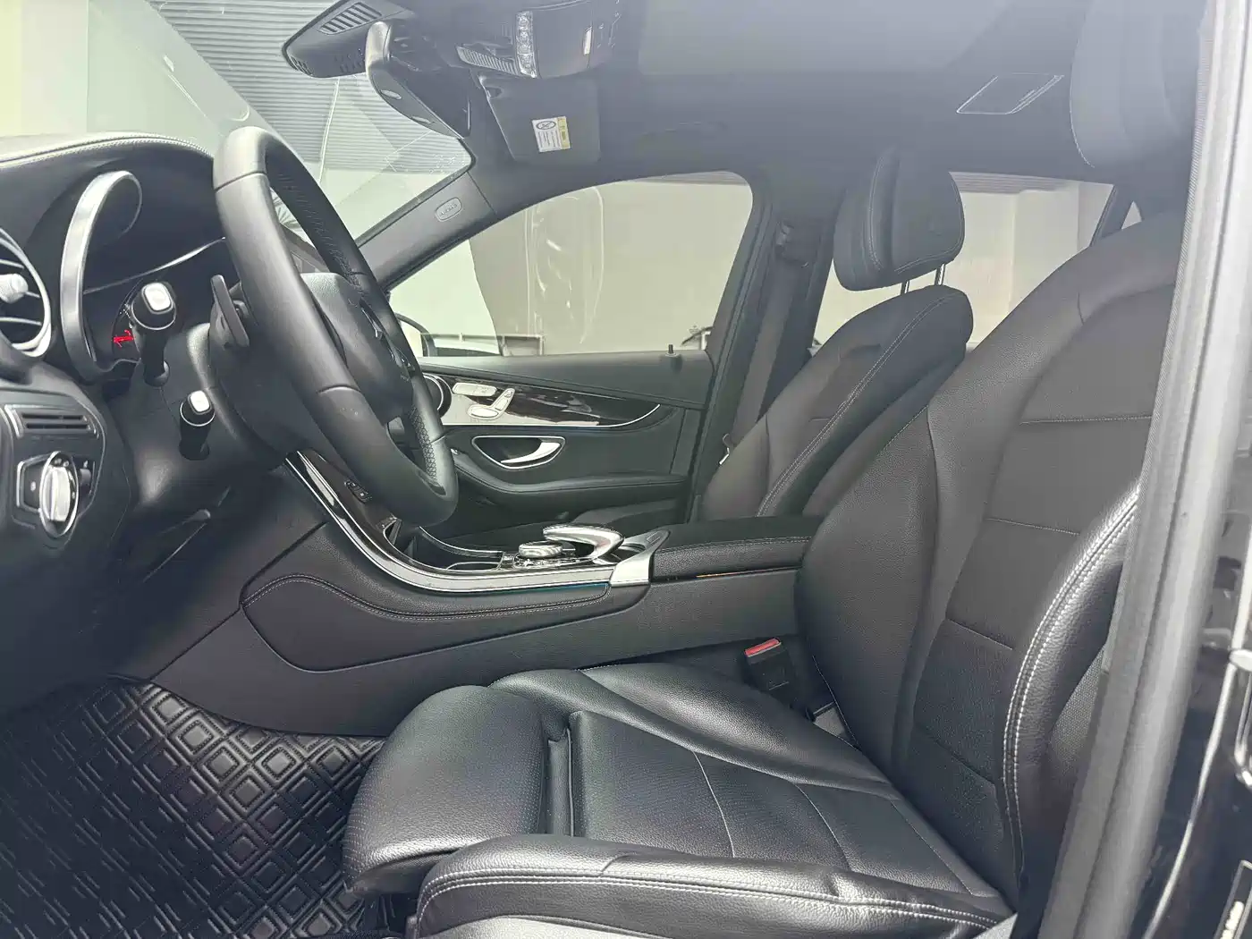 Mercedes-Benz GLC 2019 GLC 260 4MATIC Dynamic фото 8