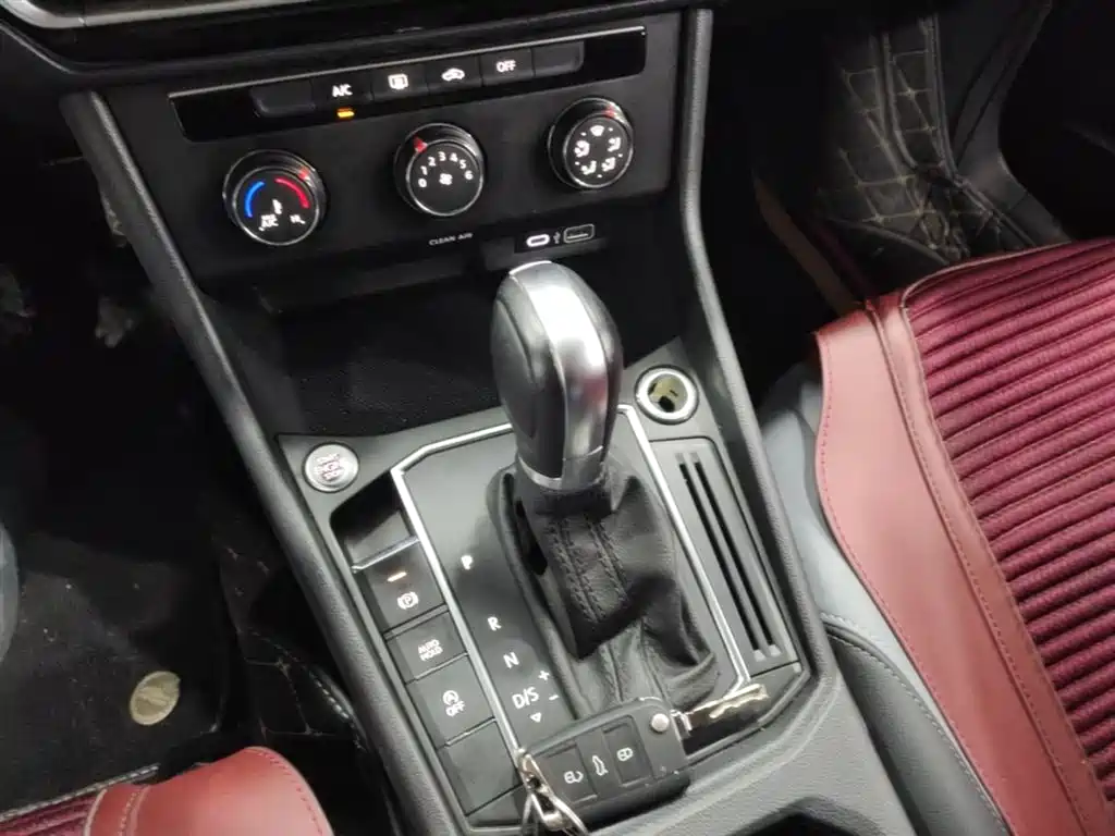 Volkswagen Lavida 2024 Model 1.5L Automatic Starlight 5 Million Edition фото 14