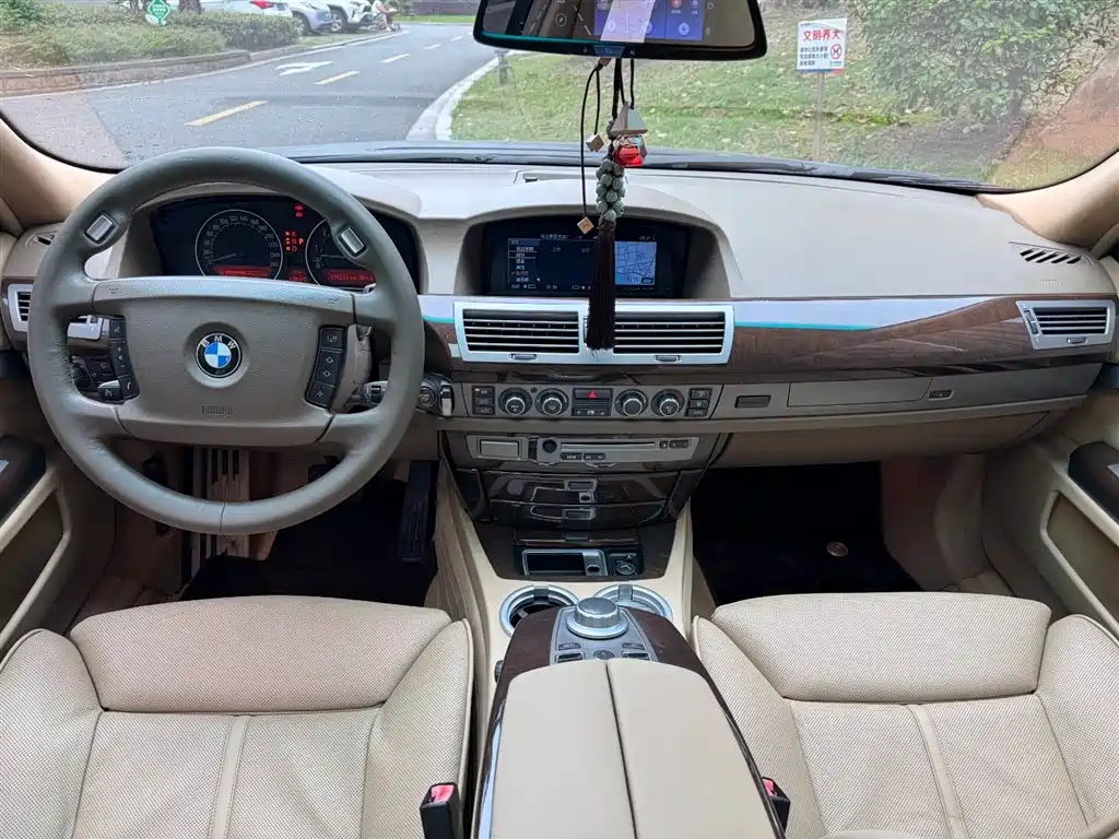 BMW 7 Series 2005 Model 740Li фото 13