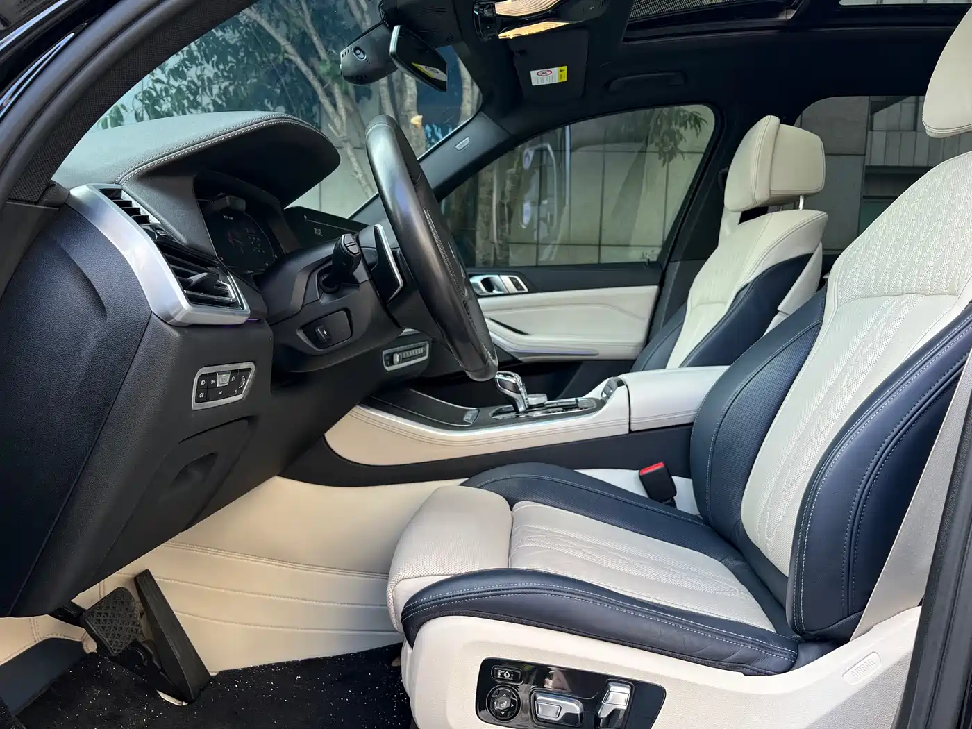 BMW X5 (Import) 2021 xDrive40i Exclusive M Sport Package фото 5