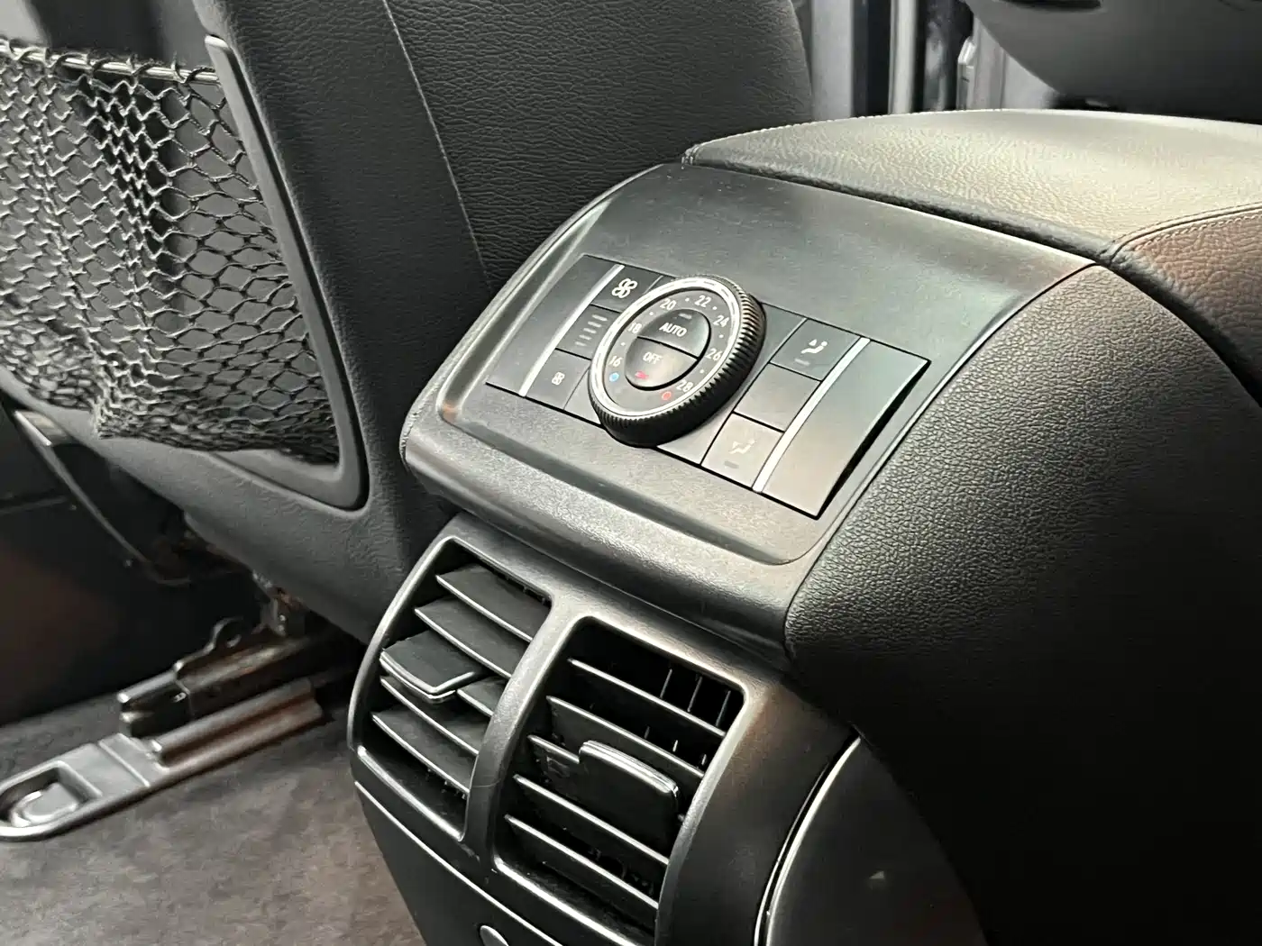 Mercedes-Benz R-Class 2017 R 320 4MATIC Business Collector's Edition фото 21