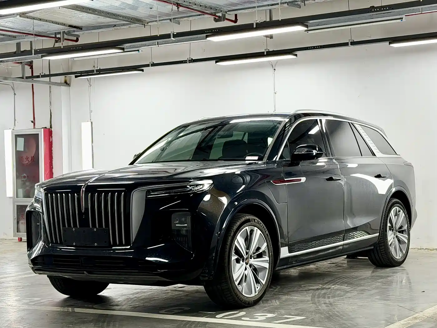 Hongqi E-HS9 2023 2022 690km Qi Xiang Edition (6-seater)