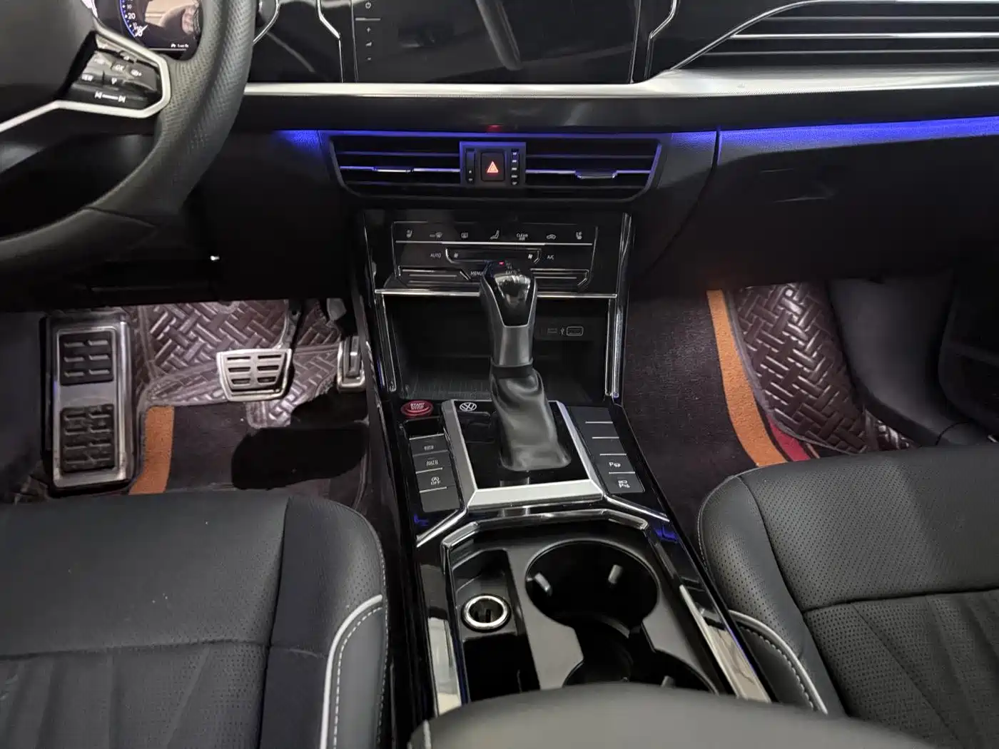 Volkswagen Passat 2023 330TSI Elite Edition фото 15