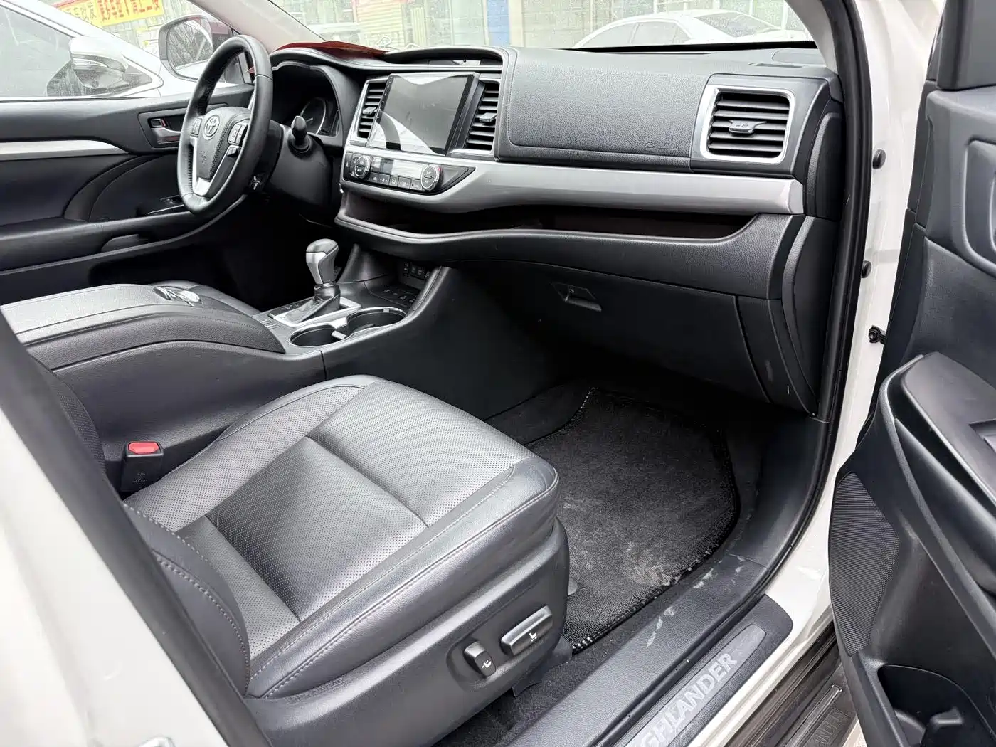 Toyota Highlander 2018 2.0T 4WD Luxury 7-seater (China V) фото 17