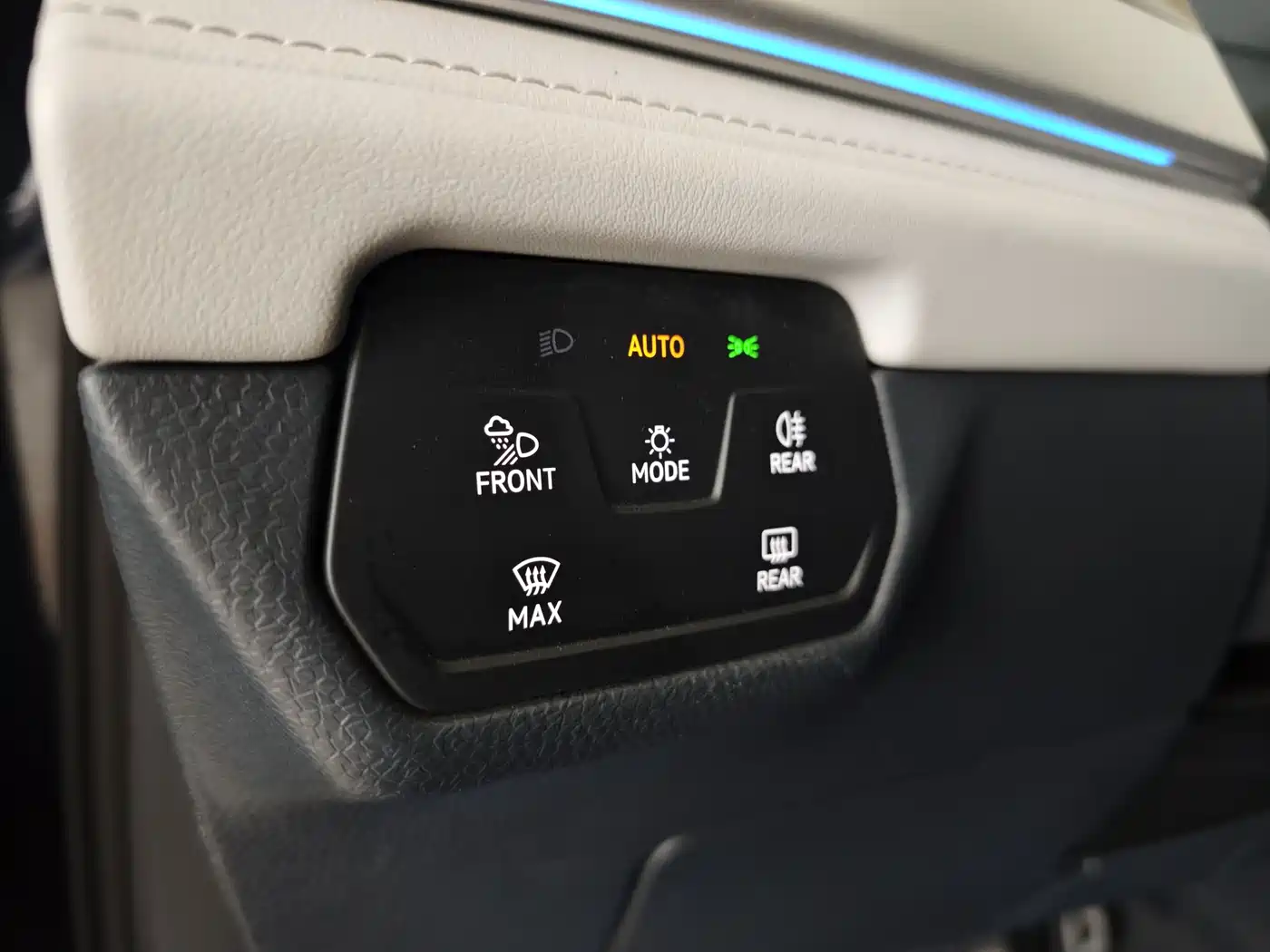 VOLKSWAGEN ID.6 CROZZ