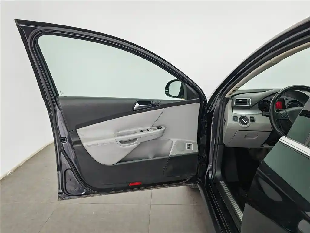 Volkswagen Magotan 2011 1.8TSI DSG Comfort фото 8