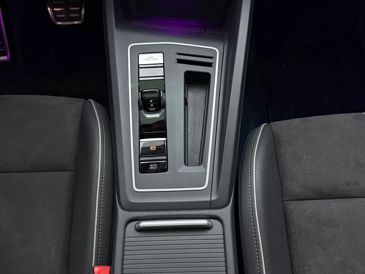 Volkswagen Golf 2023 Facelift 280TSI DSG R-Line фото 14