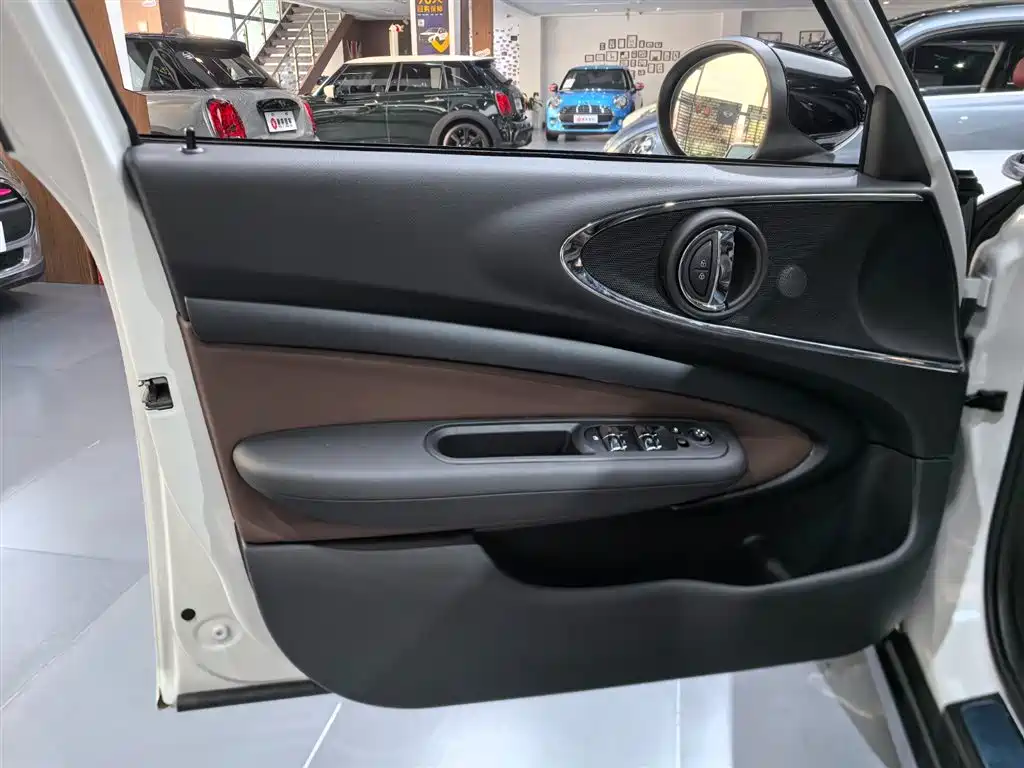 MINI CLUBMAN