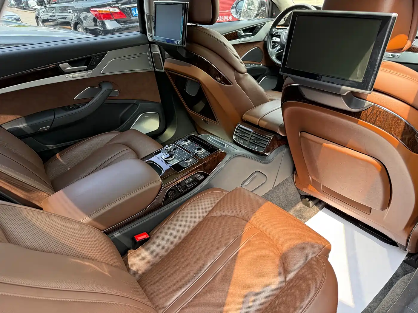 Audi A8 2014 A8L 6.3 FSI W12 quattro Flagship фото 18