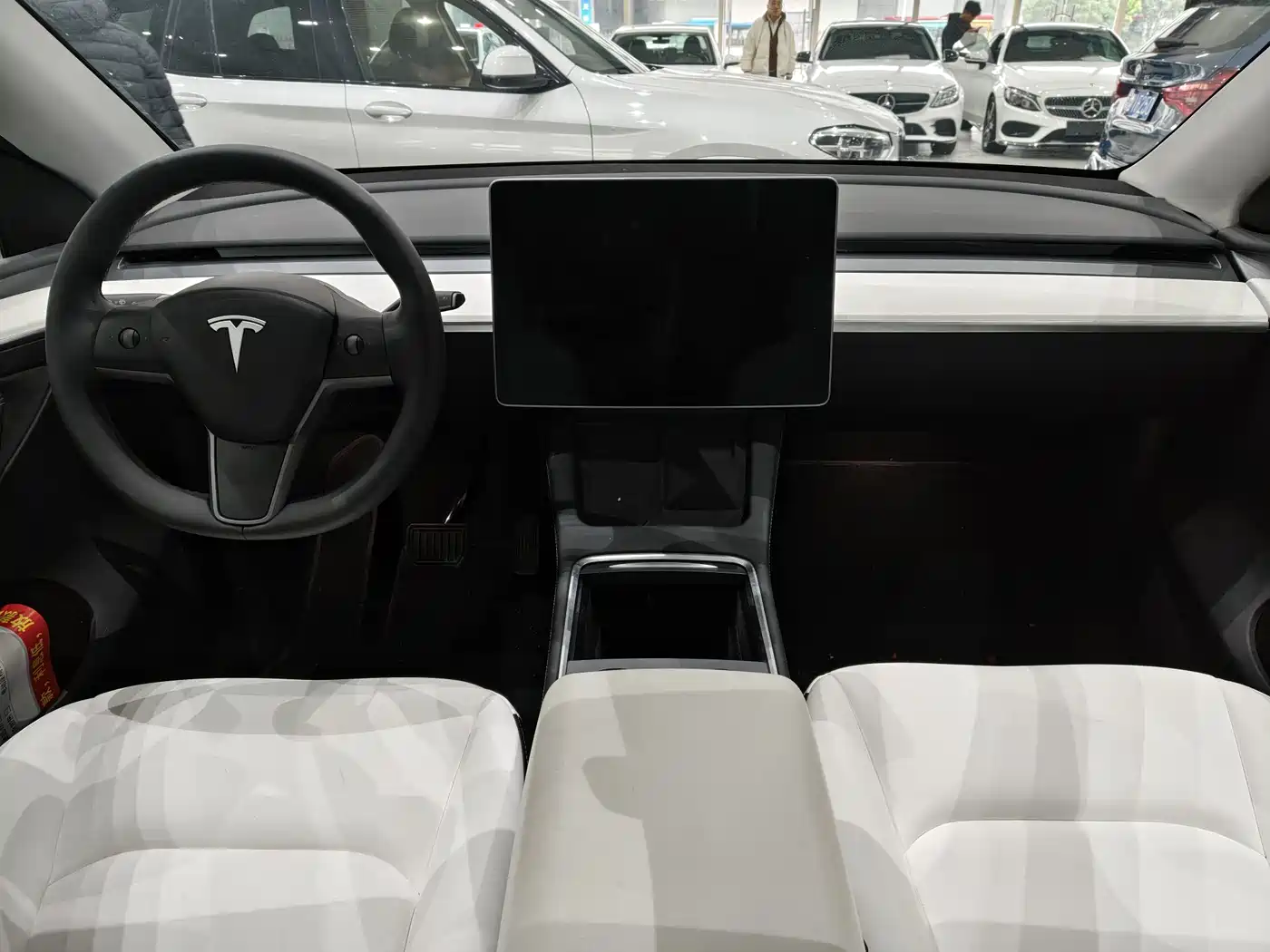 TESLA MODEL Y
