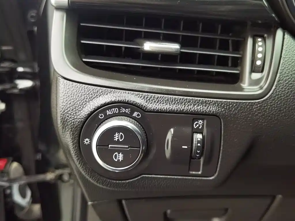 Buick Envision Plus 2019 28T AWD Elite Model China VI фото 21