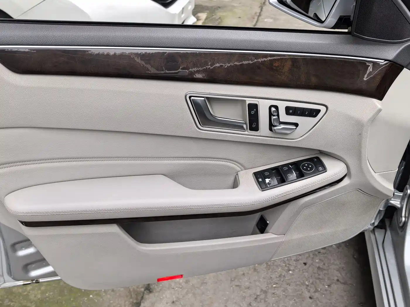 Mercedes-Benz E-Class 2015 E 200 L фото 6