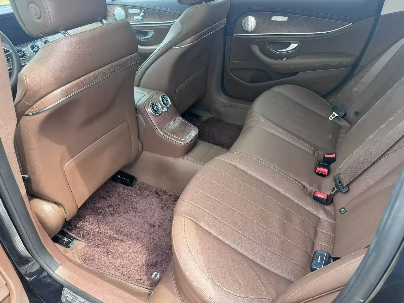 Mercedes-Benz E-Class 2023 E 260 L Sport фото 6