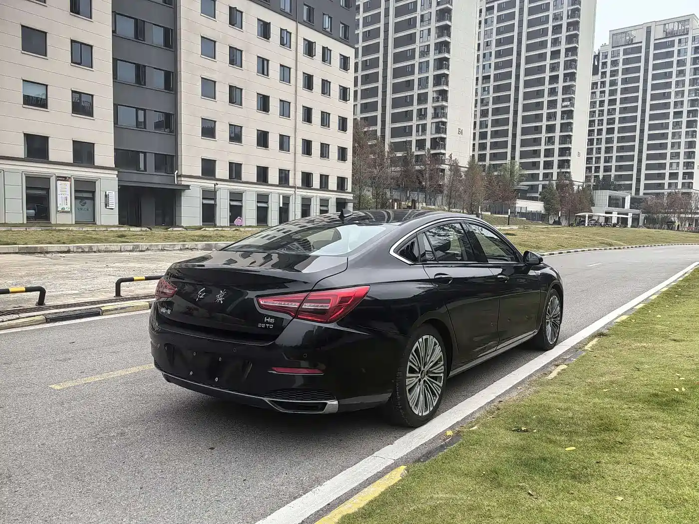 Hongqi H5 2020 1.8T Automatic Smart Connection Qi Rhythm Edition фото 7
