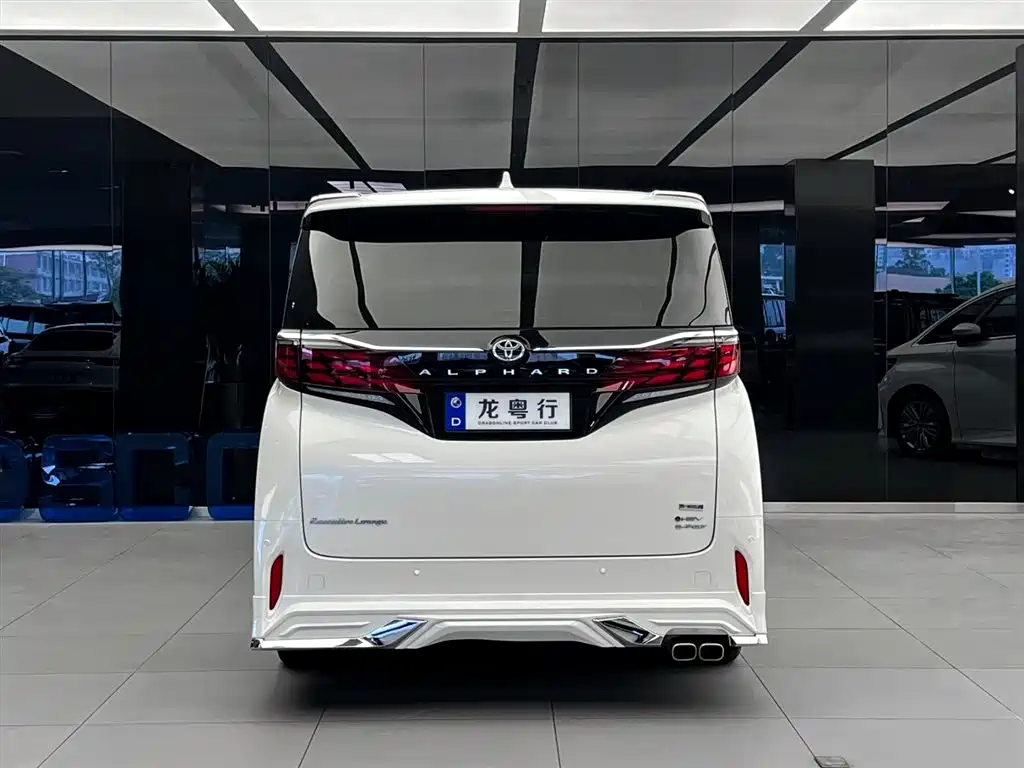 Toyota Alphard 2024 Hybrid 2.5L Ultimate Enjoyment Edition фото 5