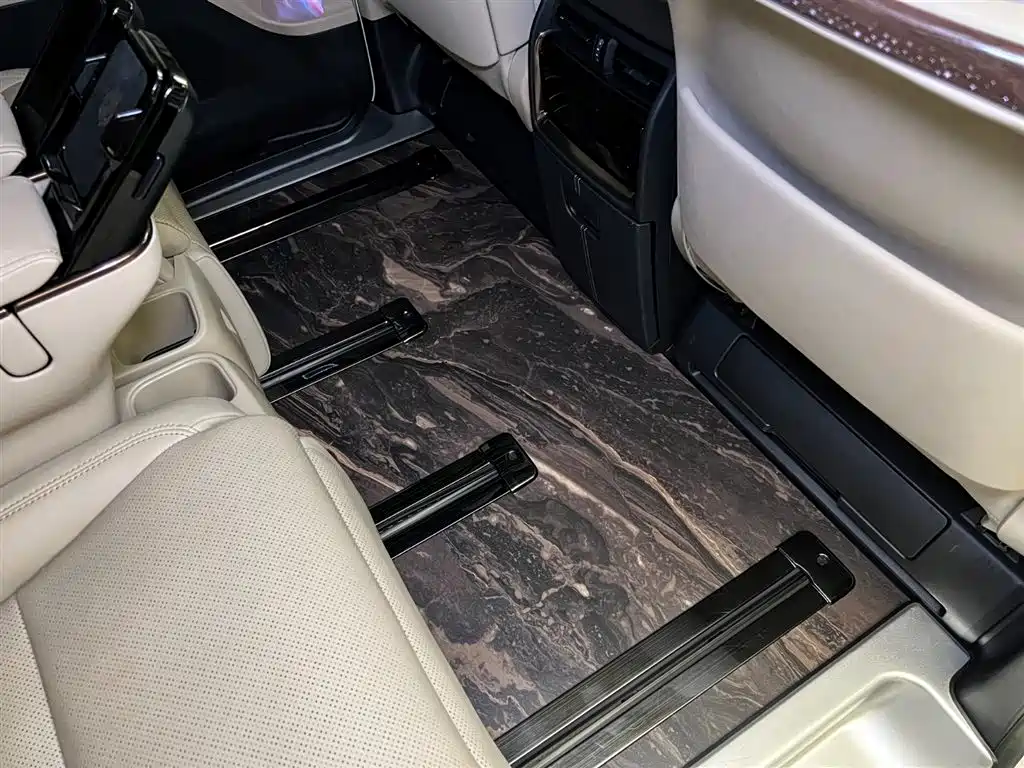 Toyota Alphard 2024 Hybrid 2.5L Ultimate Enjoyment Edition фото 14