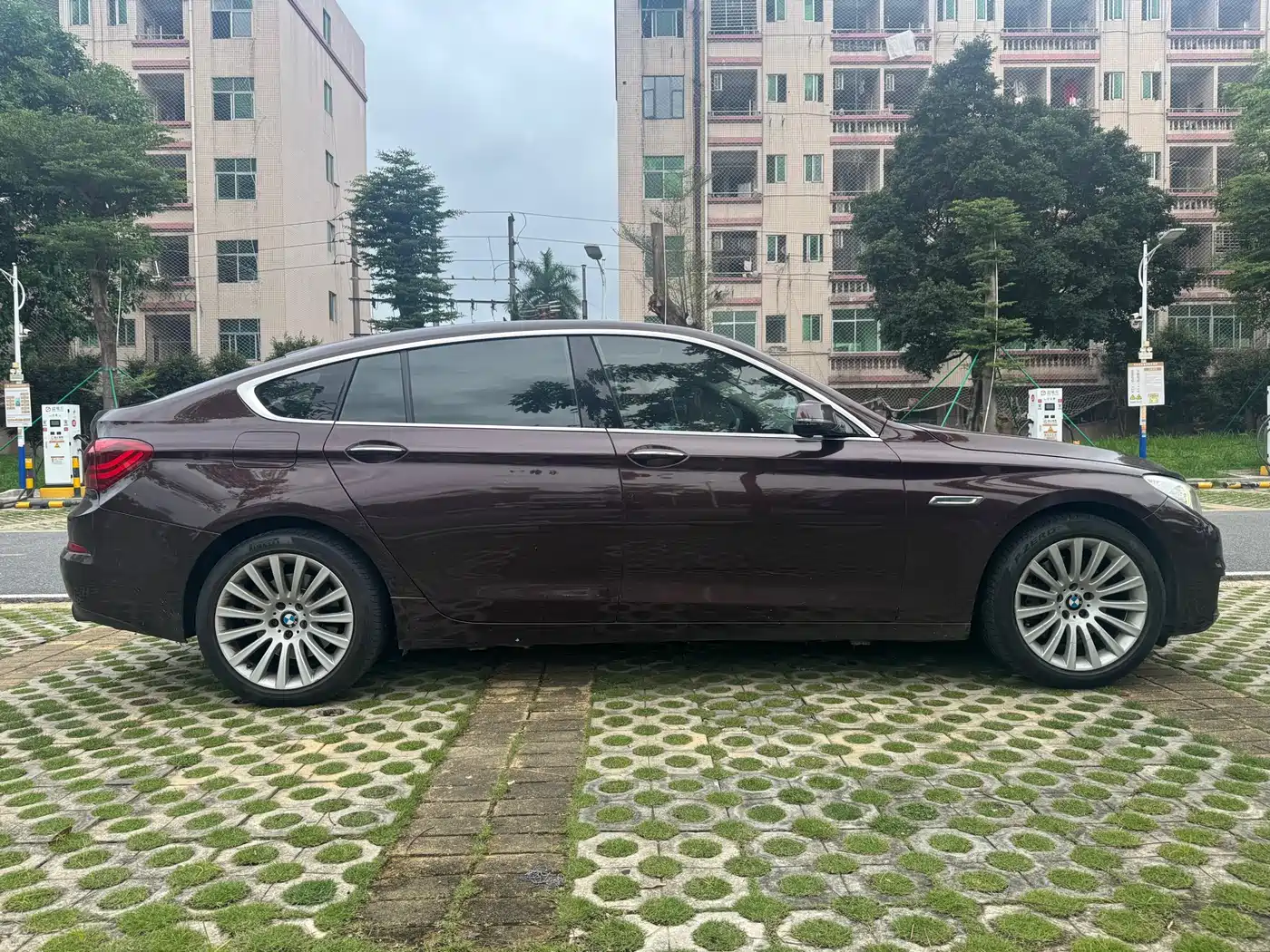 BMW 5 Series GT 2014 535i Leading фото 5