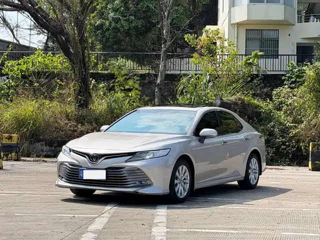 TOYOTA CAMRY