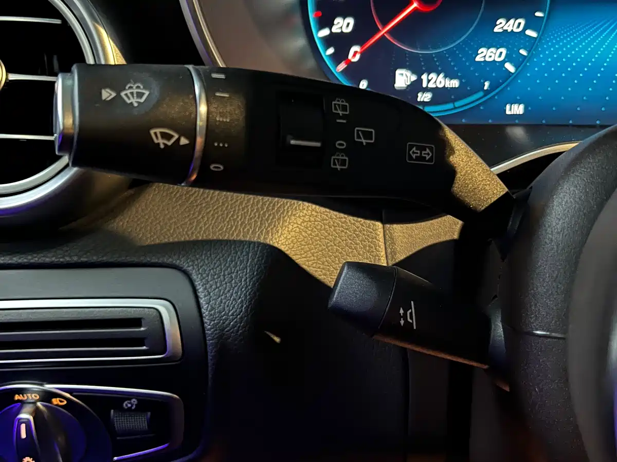 Mercedes-Benz GLC 2022 Facelift GLC 260 L 4MATIC Luxury Model фото 25