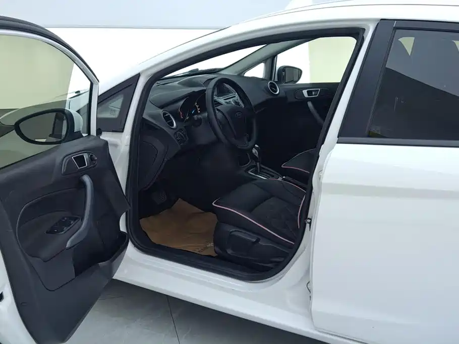 Ford Fiesta 2015 2013 Hatchback 1.5L Automatic Fashion