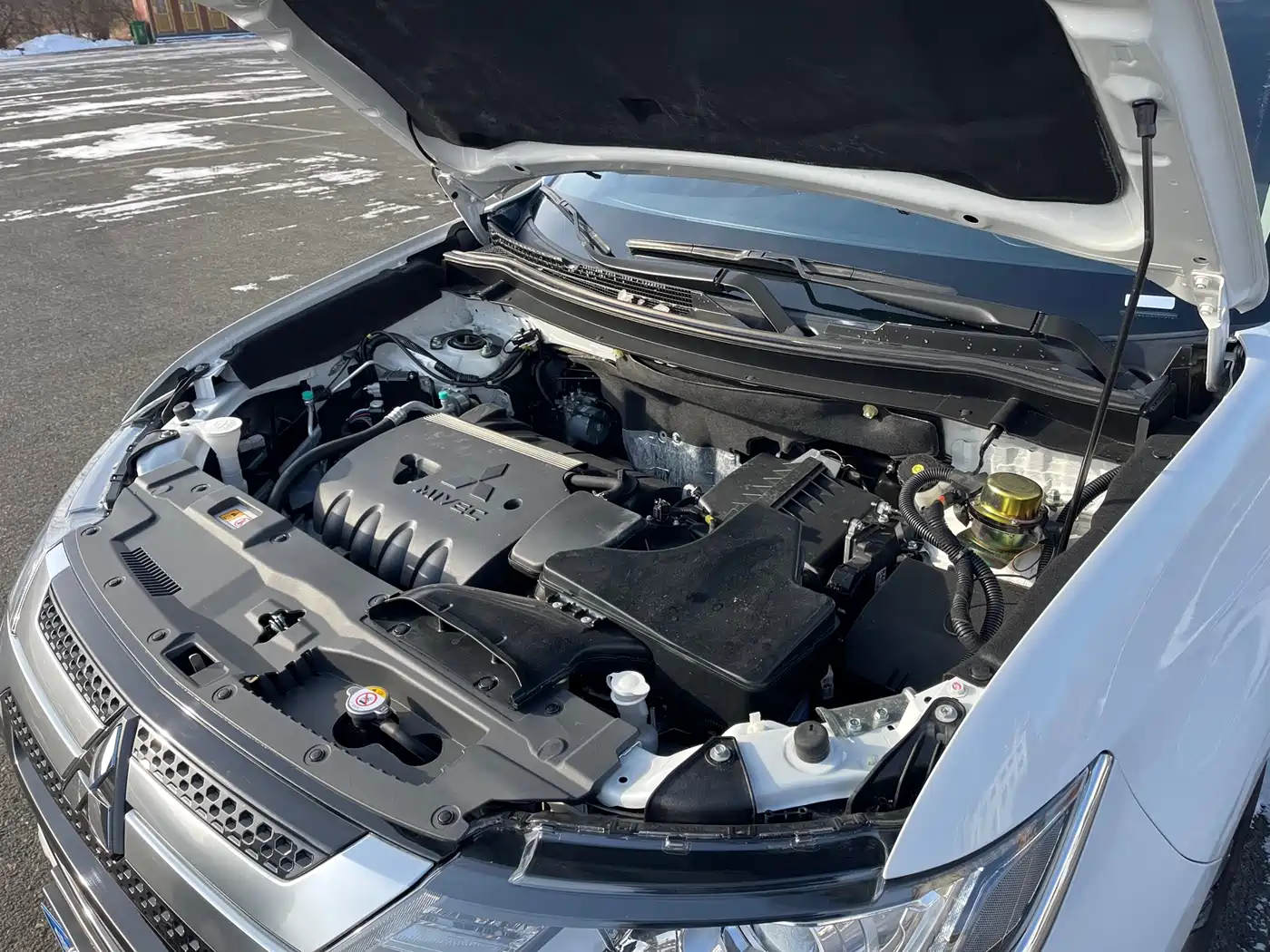 Mitsubishi Outlander 2021 Facelift 2.0L 2WD Premium Edition 7-Seater фото 42
