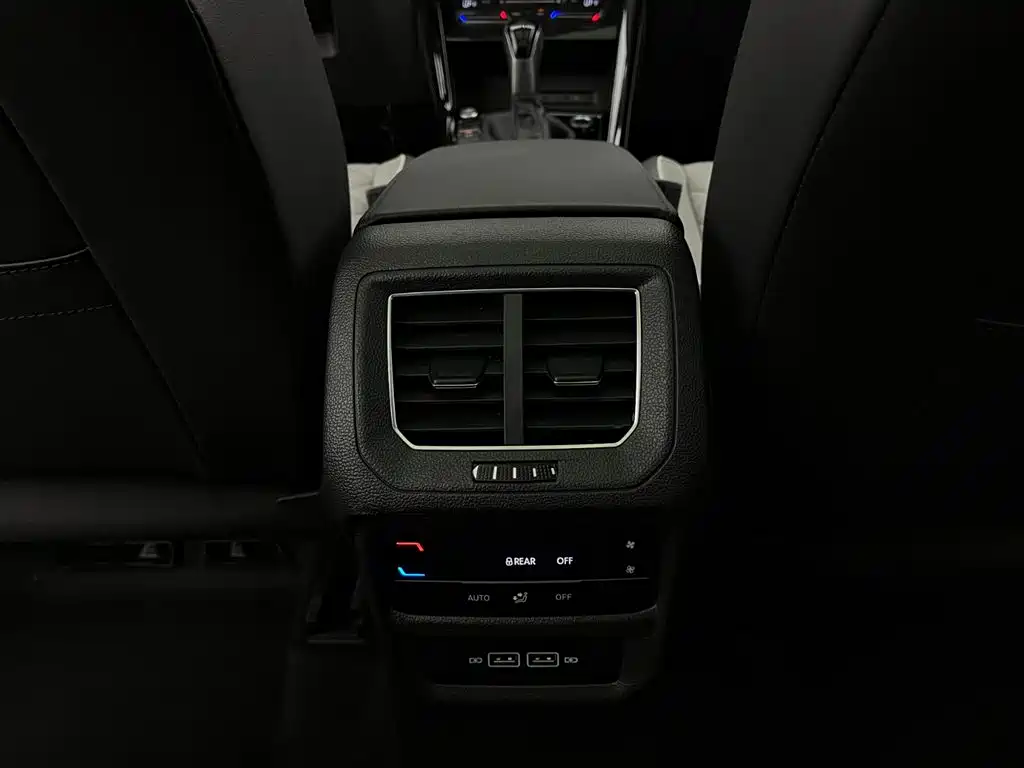 Volkswagen Tayron 2023 300TSI 2WD Luxury Plus Advanced Edition фото 10