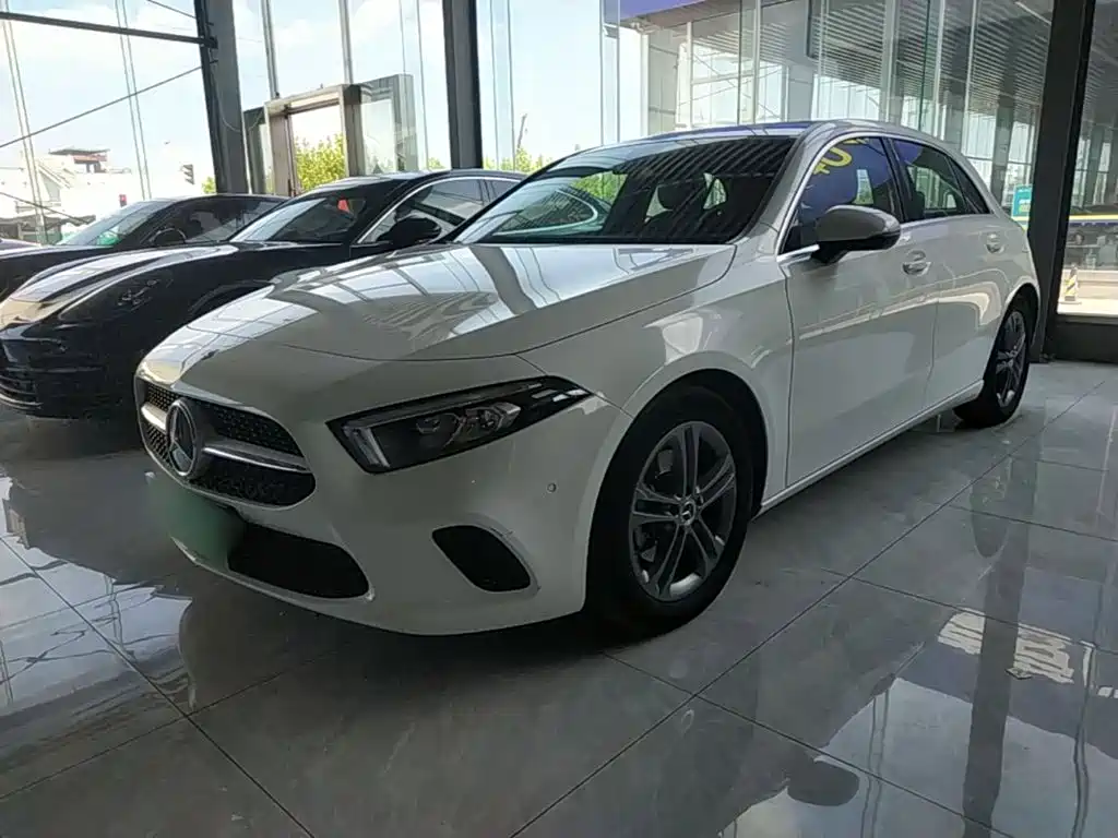 Mercedes-Benz A-Class (Import) 2020 2019 A 200 Dynamic Version