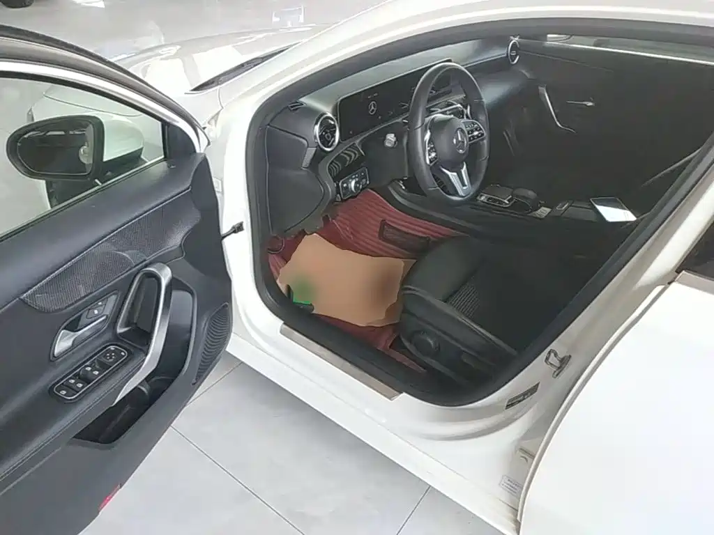 Mercedes-Benz A-Class (Import) 2020 2019 A 200 Dynamic Version