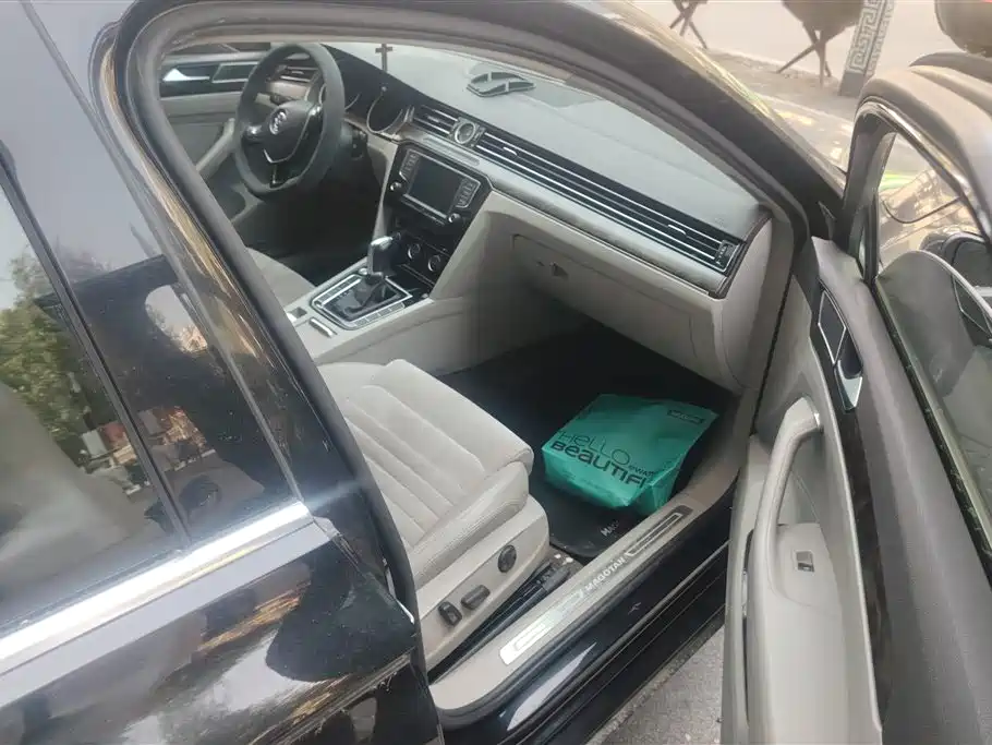 Volkswagen Magotan 2017 380TSI DSG Luxury фото 8