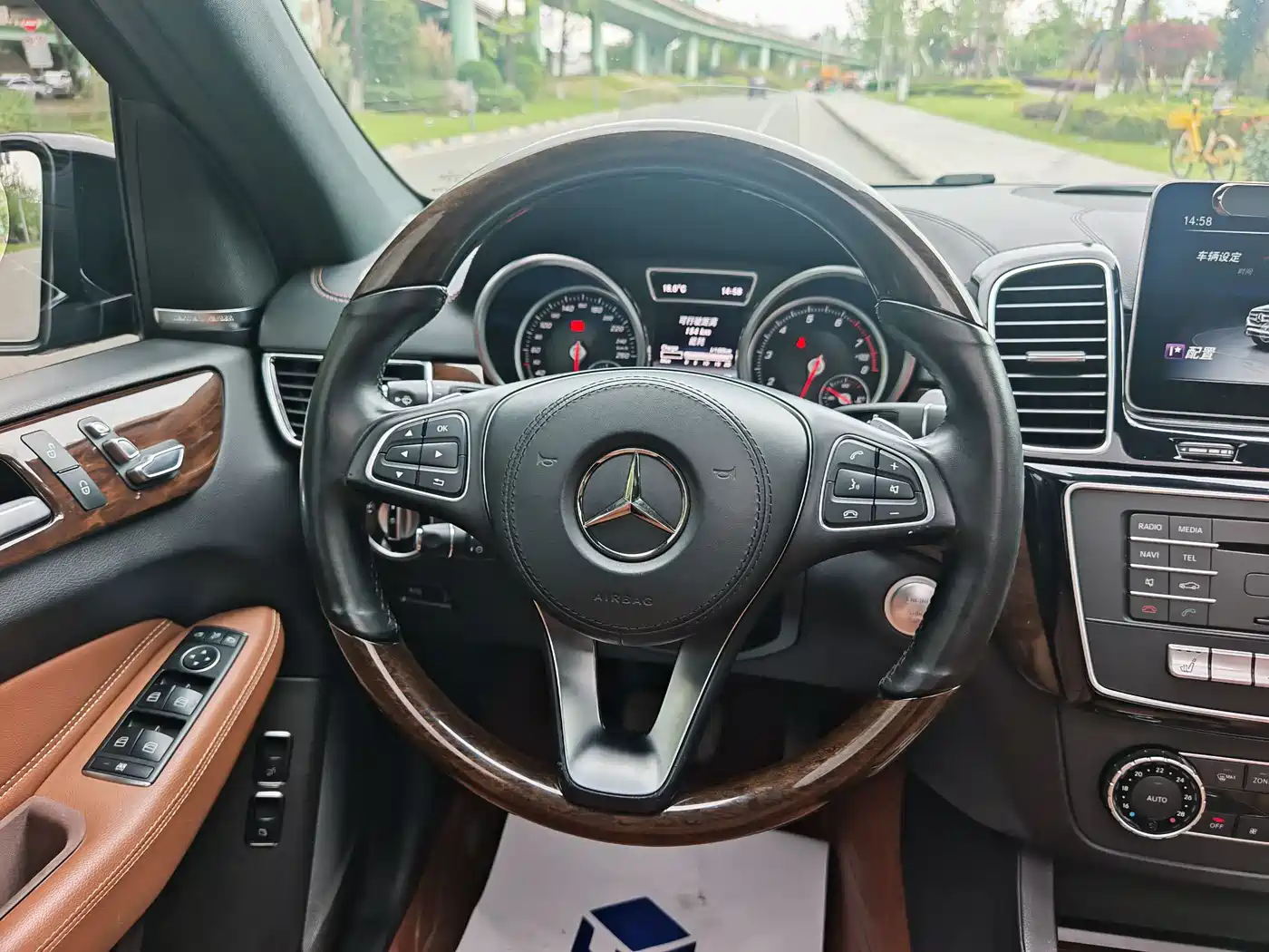 Mercedes-Benz GLS 2018 GLS 400 4MATIC Luxury фото 7
