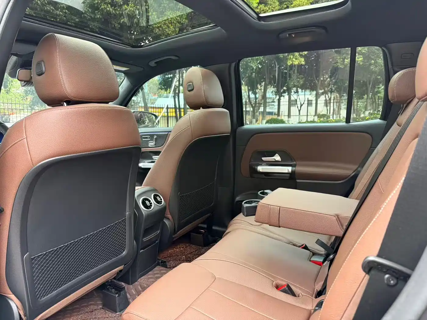 Mercedes-Benz GLB 2025 Model GLB 220 Fashion Style фото 31