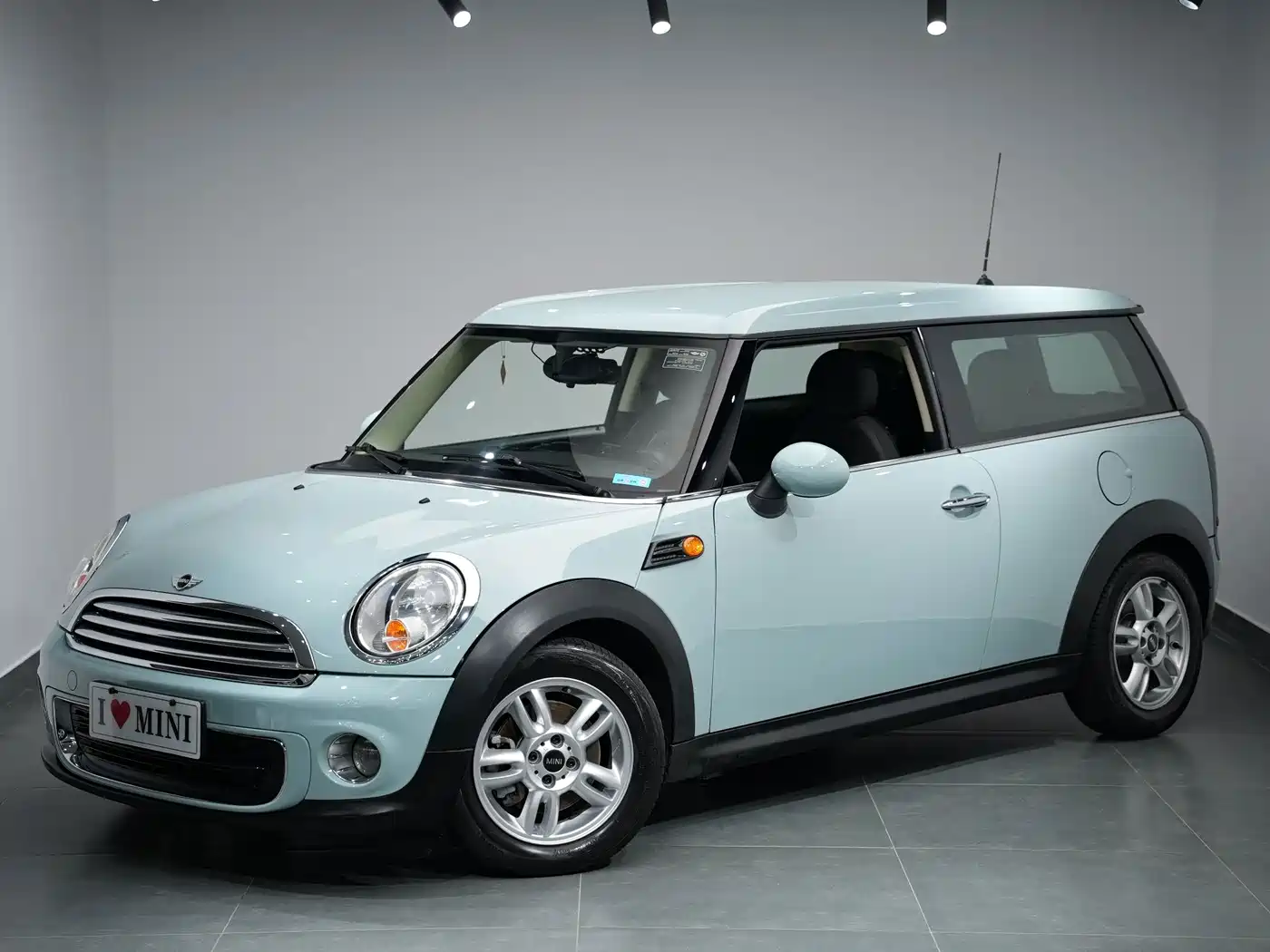 MINI CLUBMAN 2012 2011 1.6L ONE