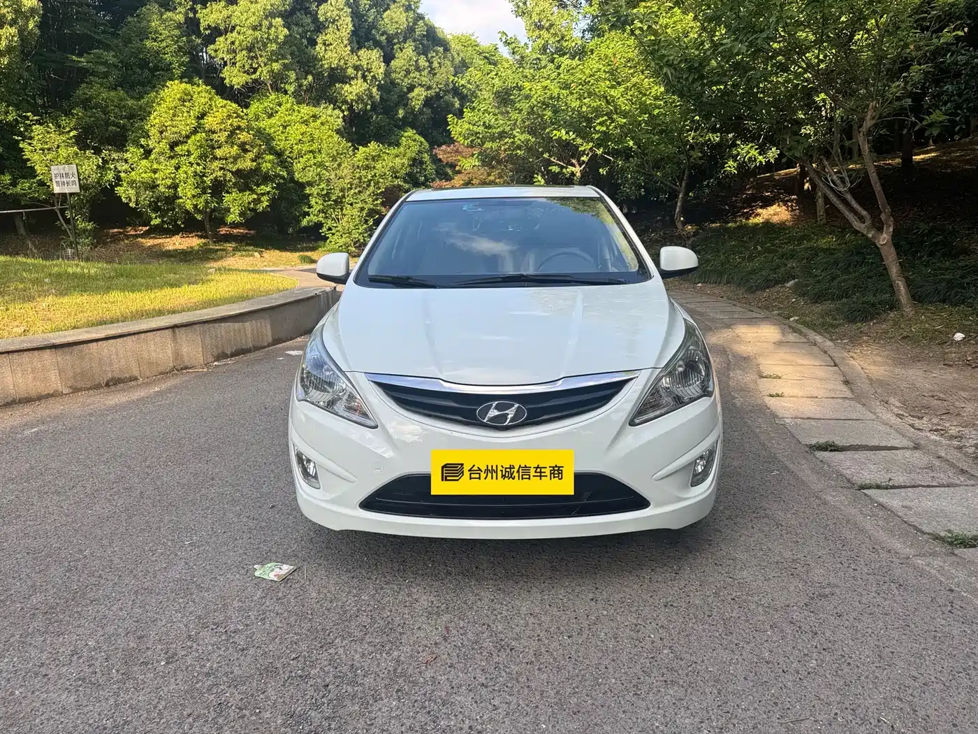 Hyundai Verna 2010 Sedan 1.4L Automatic Fashion GT фото 2