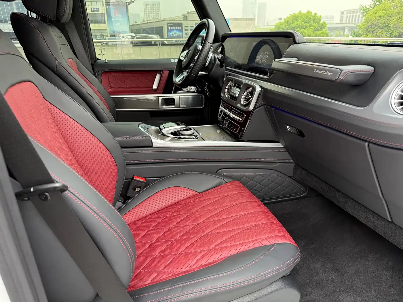 Mercedes-Benz G-Class 2024 G 500 фото 16