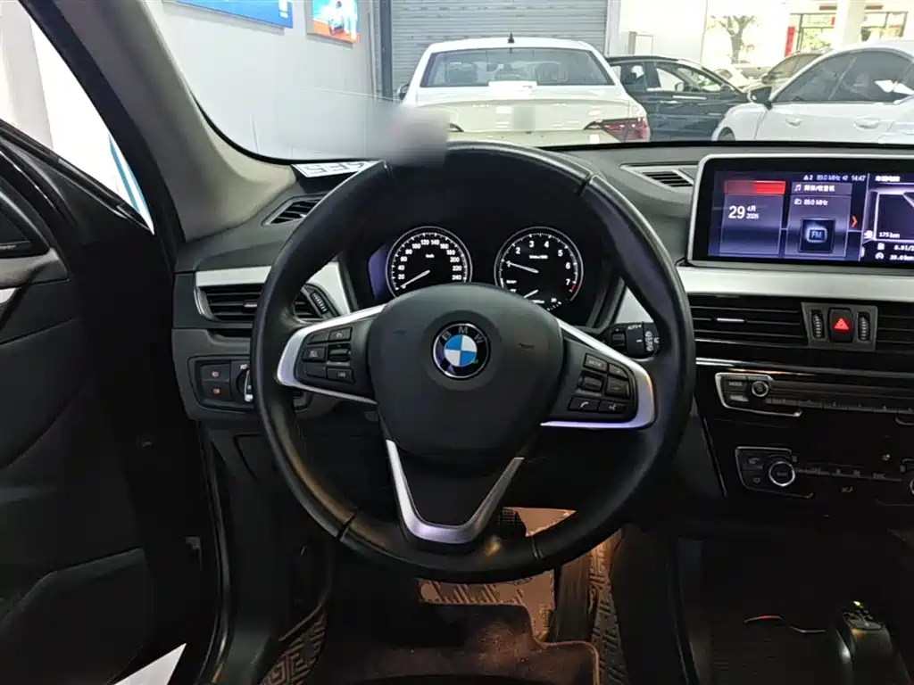 BMW X1 2018 sDrive20Li Leading Model фото 11