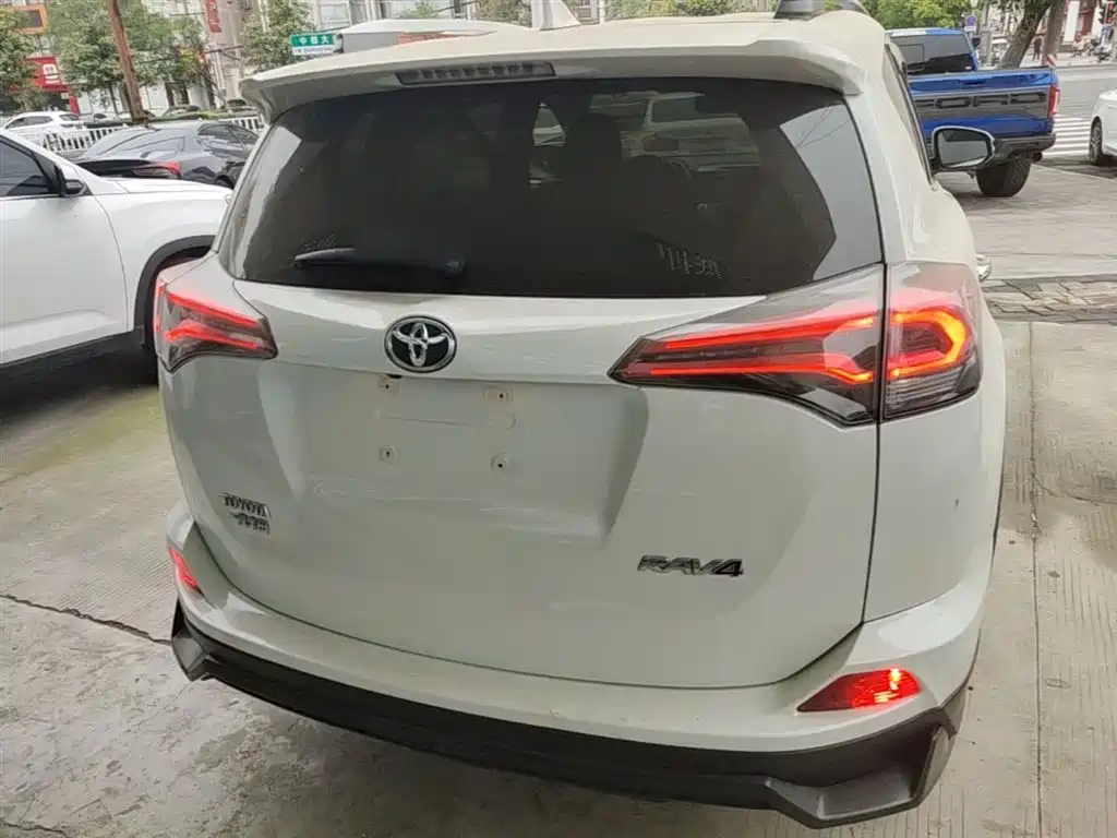 Toyota RAV4 Rongfang 2019 2.0L CVT 2WD Zhishang Edition China VI фото 6