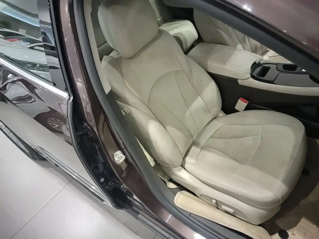 Photo 25 - Buick LaCrosse