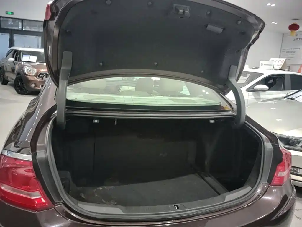 Photo 19 - Buick LaCrosse