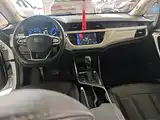 Фото 10 - Geely Vision X3