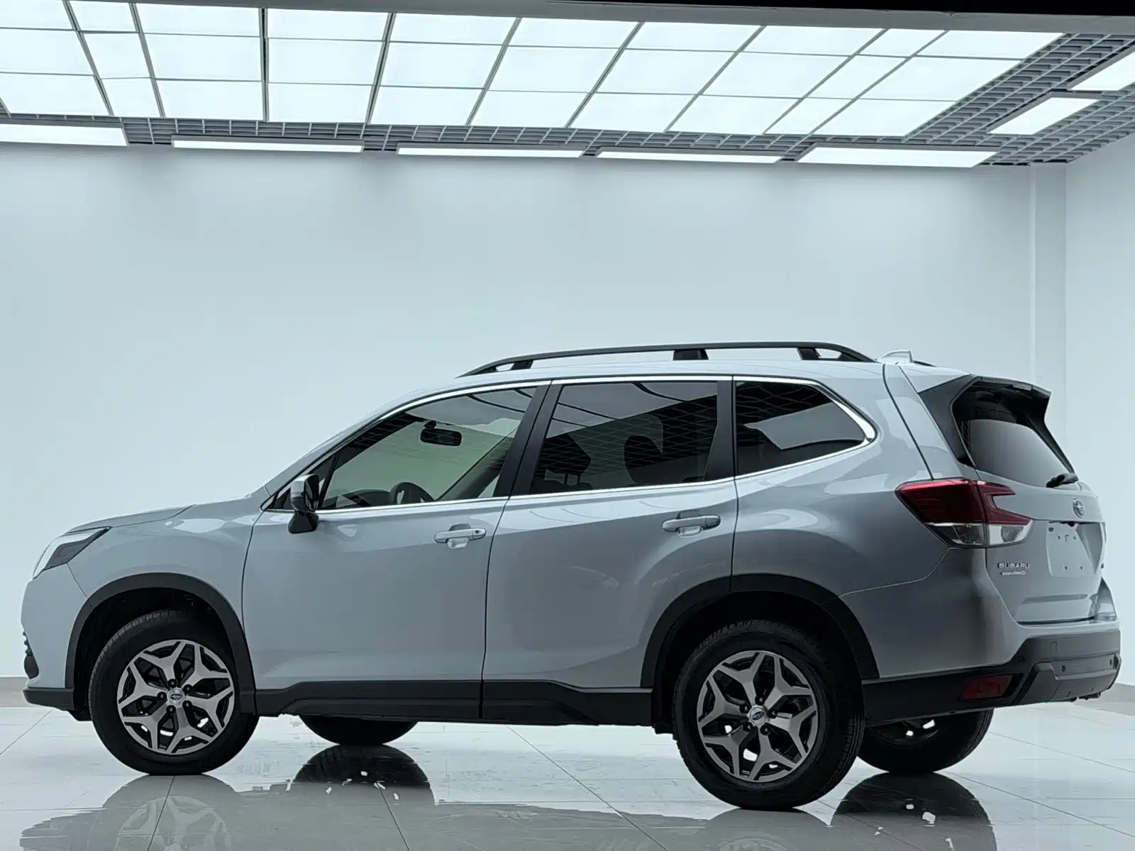 Photo 4 - Subaru Forester