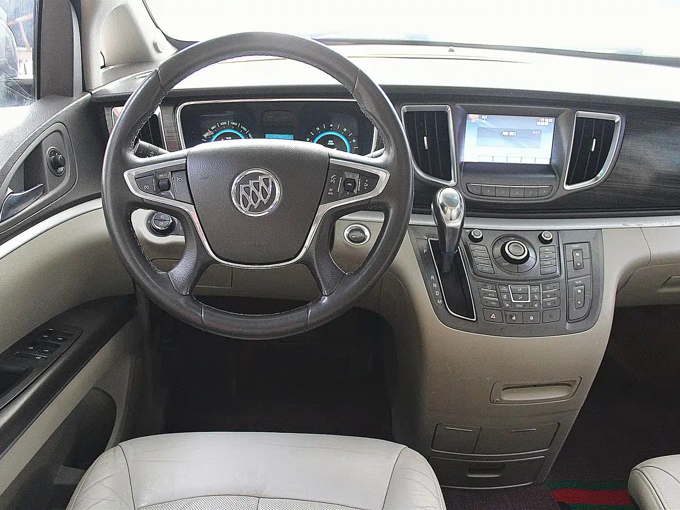 Buick GL8 2013 3.0L XT Luxury Business Flagship Edition фото 6