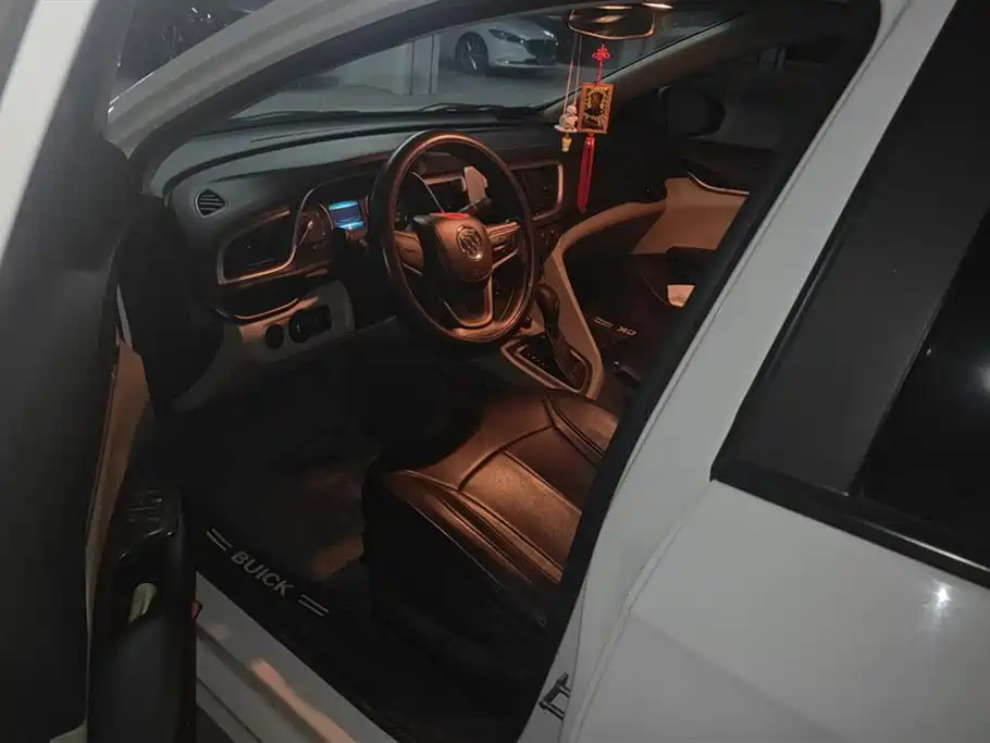 Buick Excelle 2015 15N Automatic Elite фото 9