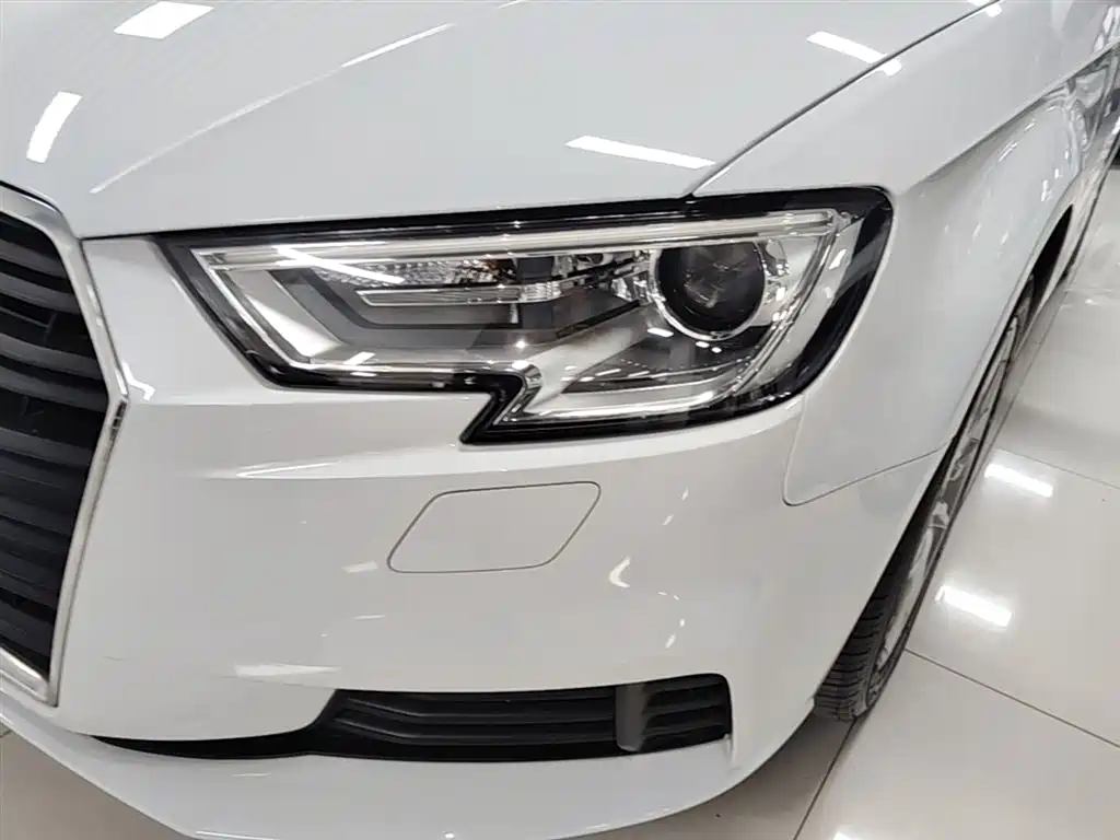 Audi A3 2018 30th Anniversary Sportback 35 TFSI Progressive фото 24