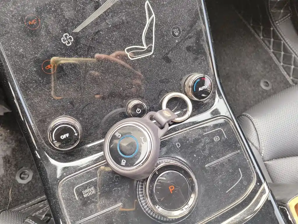 NEZHA AUTOMOBILE NEZHA U