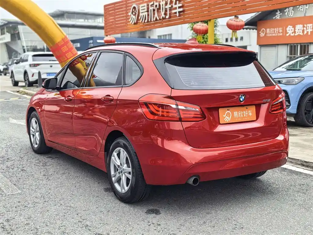 BMW 2 Series Touring 2016 218i Leading фото 9