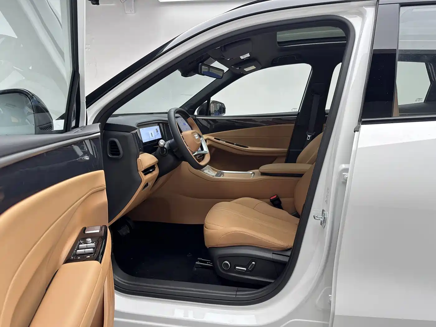 Geely Galaxy Galaxy L7 2025 EM-i 115km Explorer+ Edition фото 18