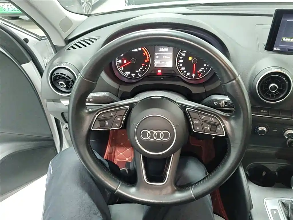 Audi A3 2018 30th Anniversary Sportback 35 TFSI Progressive фото 11