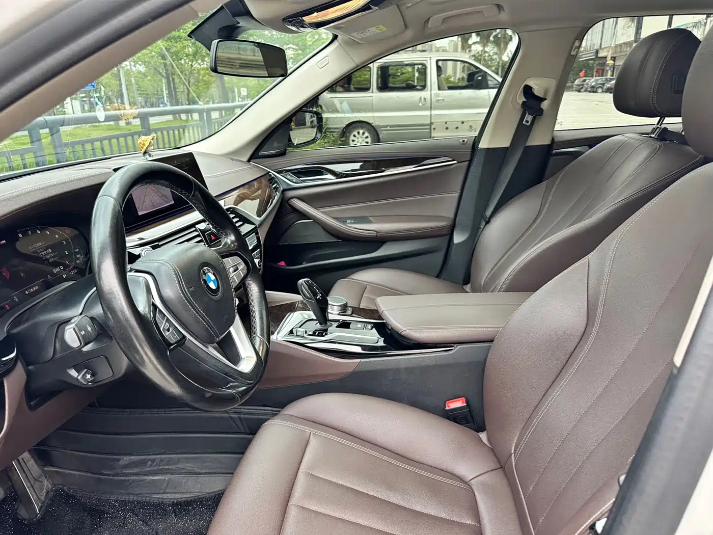 BMW 5 Series 2020 525Li Luxury Package фото 4