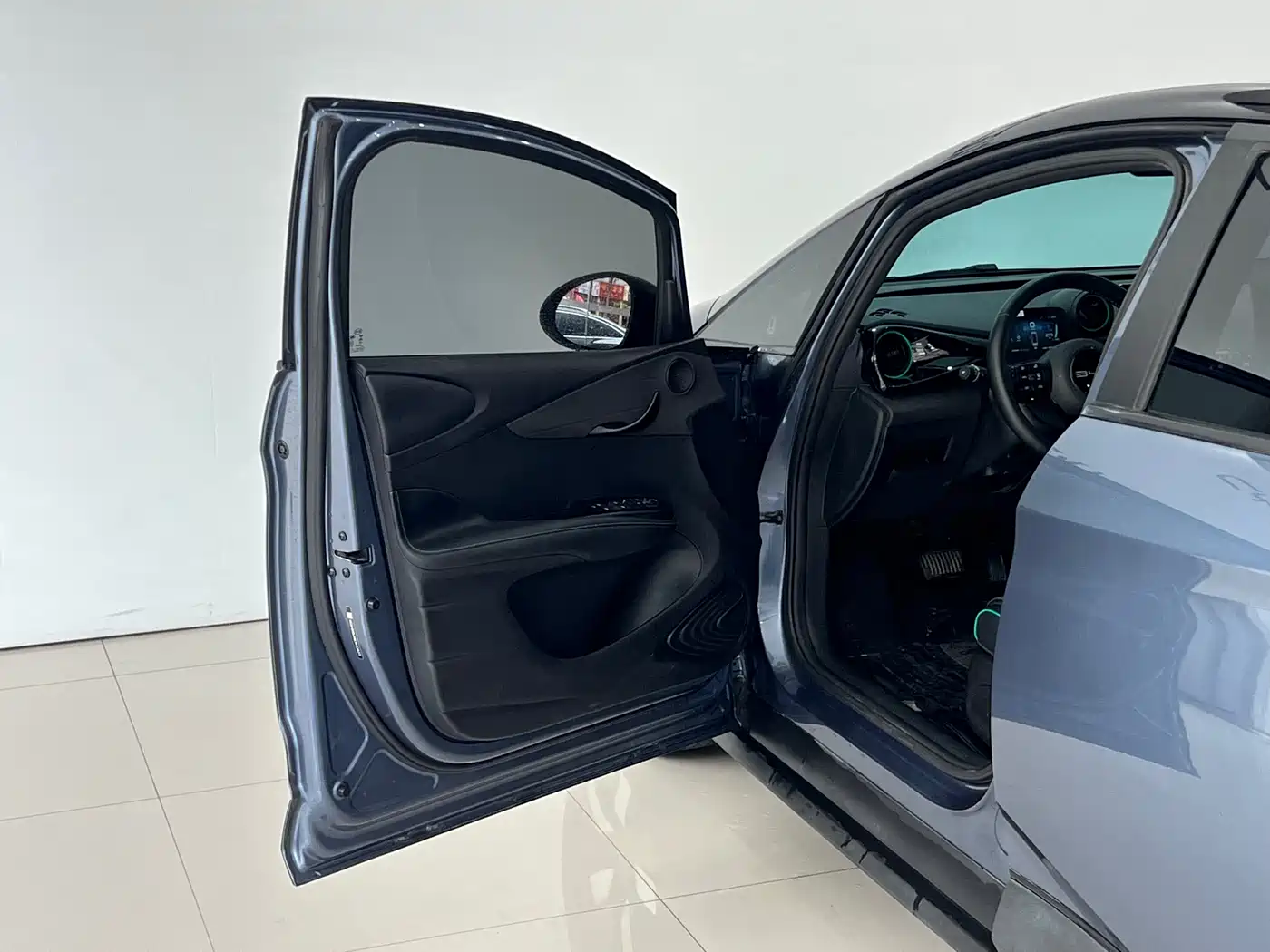 BYD Dolphin 2023 401km Knight Edition фото 13